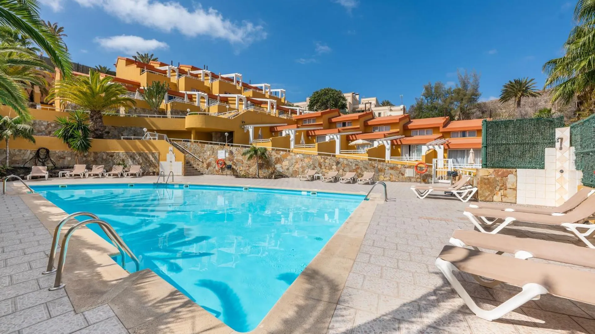 Apartamentos Punta Marina By Livvo location